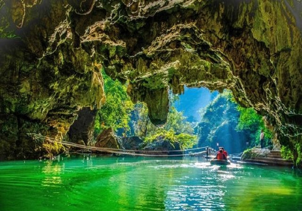 <b>德天跨国瀑布•古龙山峡谷漂流•巴马长寿村 3天2晚品质游【无购物店】</b>