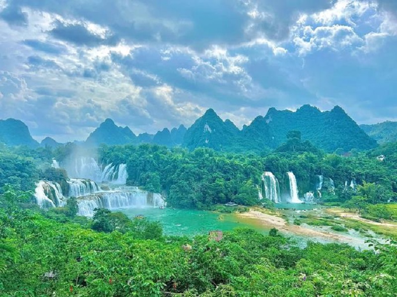 <b>德天跨国瀑布•通灵大峡谷•巴马长寿村•仁寿文化源 3天2晚游【无购物店】</b>