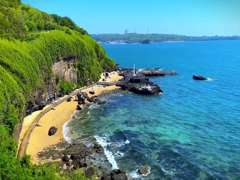 <b>北海银滩•涠洲岛•五彩滩•滴水丹屏•越南下龙湾•天堂岛•河内胡志明陵 7天6晚游【北海涠洲岛越南联游】</b>